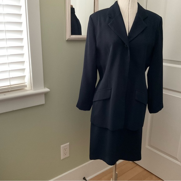 R&R LINE, NAVY JACKET AND SKIRT SUIT, SIZE: 14 - Picture 1 of 14